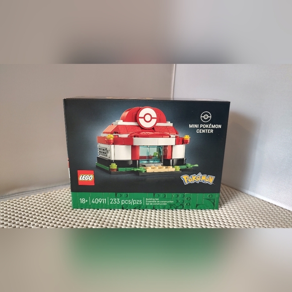 Lego 40911 Pokemon Mini Pokemon Center NWT Building Toy Set